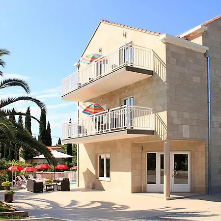 Apartment Cozy Apartment In Cilipi With Wifi